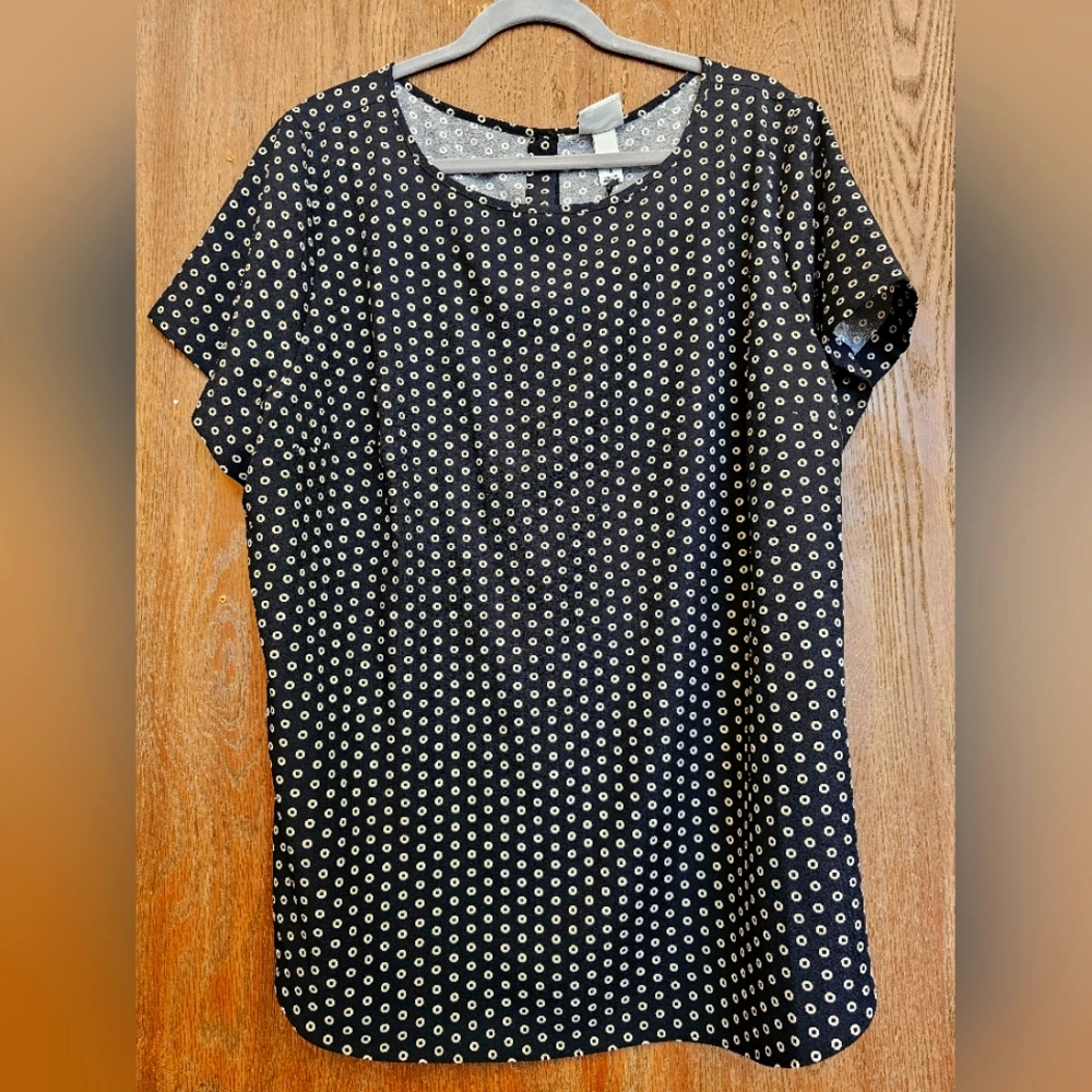 NWT, Ava & Viv Plus Size 1X black and white blouse